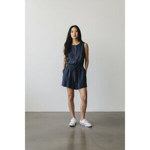 Jessica Simpson Navy Sleeveless Romper With Front Zipper & Waist Tie Size 6
